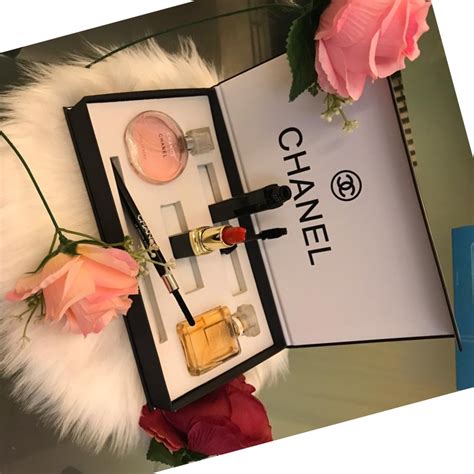 chanel 12 lipstick and perfume set|where to buy chanel lipstick.